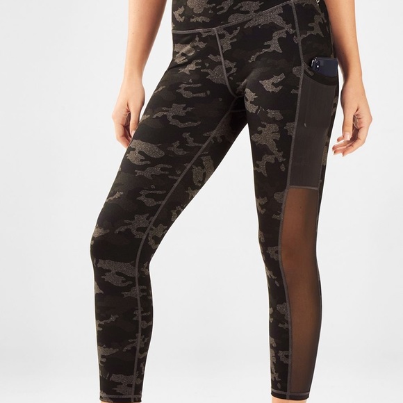 Fabletics high waisted camo leggings with pockets - Picture 3 of 13